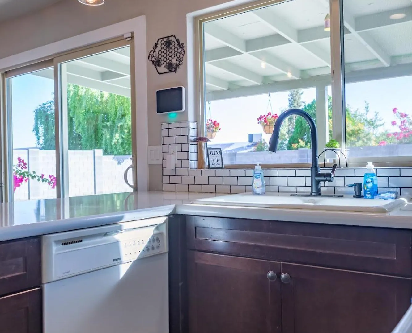 Charming House Golf Green Cornhole Near Freeway Phoenix